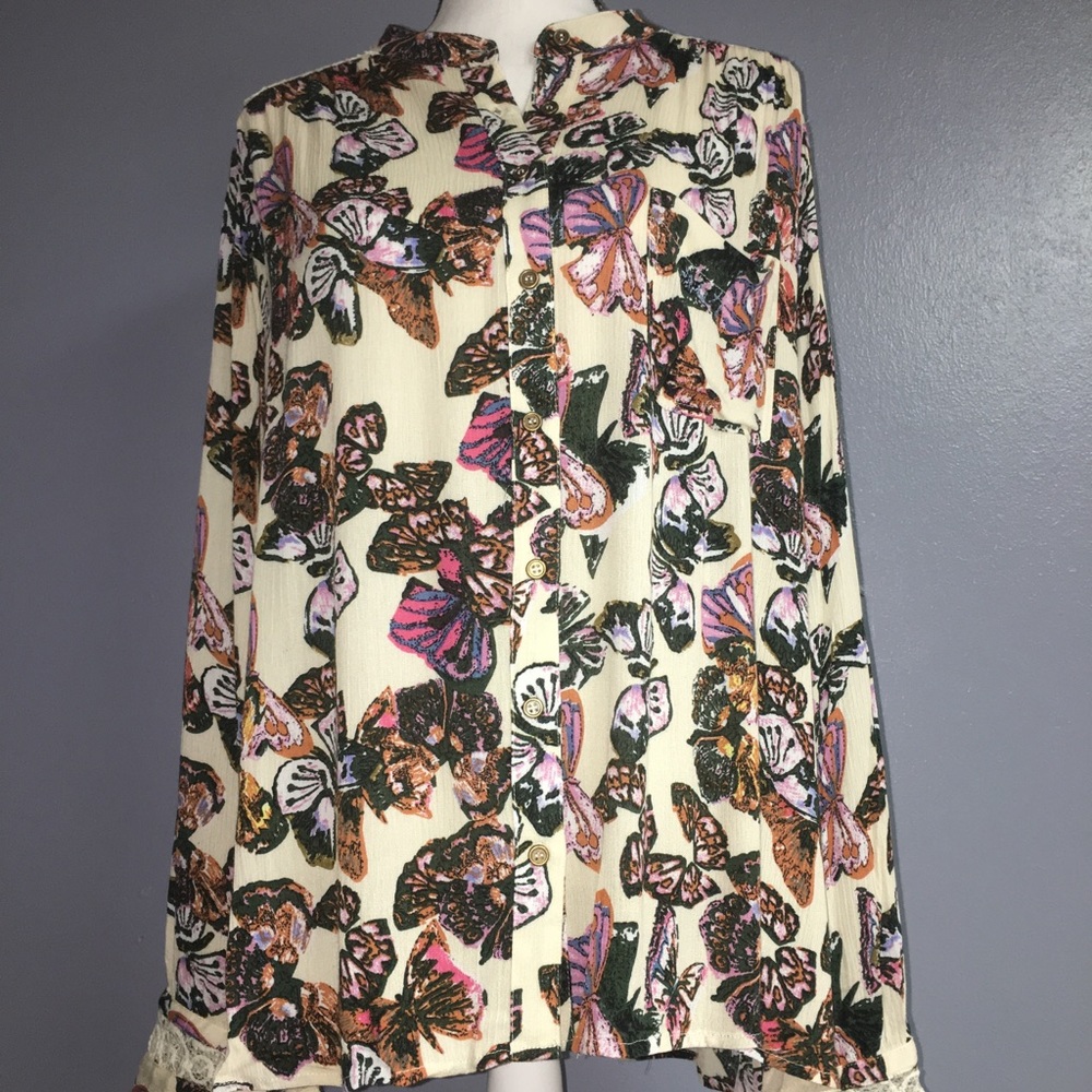 Ladies long sleeve blouse